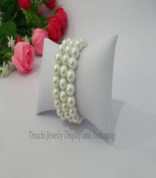 whole 50pcslot small 85 x 5 x 3cm white pu pillow bracelet watch anklet bangle chain holder jewelry display organizer3554327, Black;white
whole 50pcslot small 85 x 5 x 3cm white pu pillow bracelet watch anklet bangle chain holder jewelry display organizer3554327, Black;white