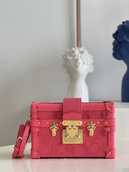 designer handbag classic luxury chain fashion 2023 plaid flower ladies pink leather handbag designer shoulder bag shopping pink white purse
designer handbag classic luxury chain fashion 2023 plaid flower ladies pink leather handbag designer shoulder bag shopping pink white purse