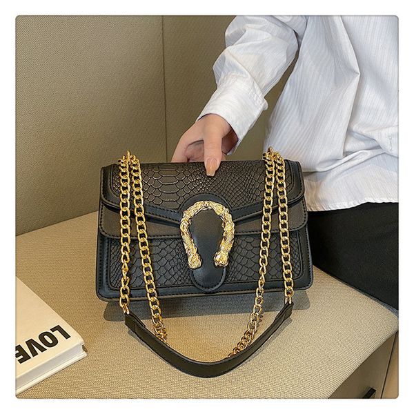 2023 new arrivals chain bags for ladies snakeskin purse leather fashion designer handbags for women luxury shoulder tote bag
2023 new arrivals chain bags for ladies snakeskin purse leather fashion designer handbags for women luxury shoulder tote bag