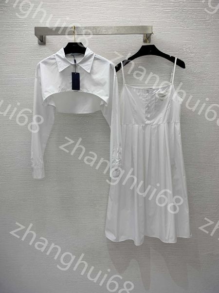23ss skirt set women designer clothes brand buckle lapel short long sleeve sunscreen shirt waist slimming suspender pleated dress suit women, White
23ss skirt set women designer clothes brand buckle lapel short long sleeve sunscreen shirt waist slimming suspender pleated dress suit women, White