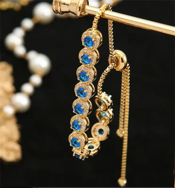 gorgeous copper-plated zircon inlaid bracelet - a perfect accessory for any outfit, Golden;silver
gorgeous copper-plated zircon inlaid bracelet - a perfect accessory for any outfit, Golden;silver