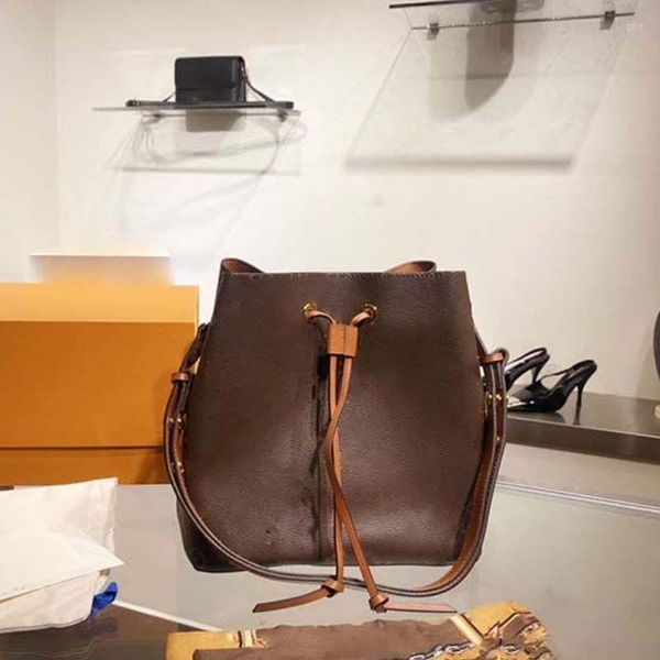 backpack style handbag shoulder bag women bucket luxurys designers bags purse tote pu leather fashion designer womens chains
backpack style handbag shoulder bag women bucket luxurys designers bags purse tote pu leather fashion designer womens chains
