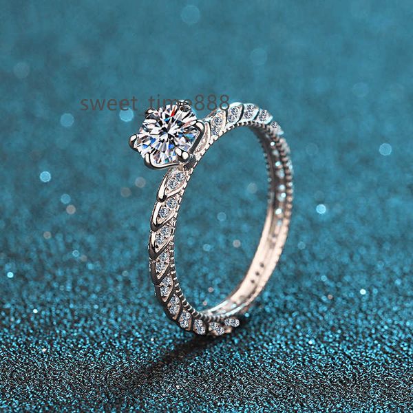 aimgal moissanite diamond ring 1ct d-vvs1 s925 sterling silver plated pt950 princess 6 prong engagement ring
aimgal moissanite diamond ring 1ct d-vvs1 s925 sterling silver plated pt950 princess 6 prong engagement ring