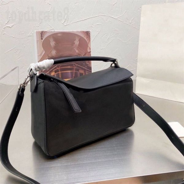 charming shoulder bag adjustable shoulder strap designer handbag metal buckle sac zipper closure shopping traveling leather bags nice lookin
charming shoulder bag adjustable shoulder strap designer handbag metal buckle sac zipper closure shopping traveling leather bags nice lookin