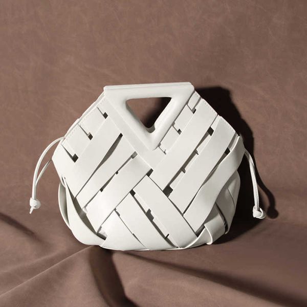 new trend fashion handbags and purses for women designer genuine leather triangle hobos hollow out vegetable basket leather shoulder bags
new trend fashion handbags and purses for women designer genuine leather triangle hobos hollow out vegetable basket leather shoulder bags