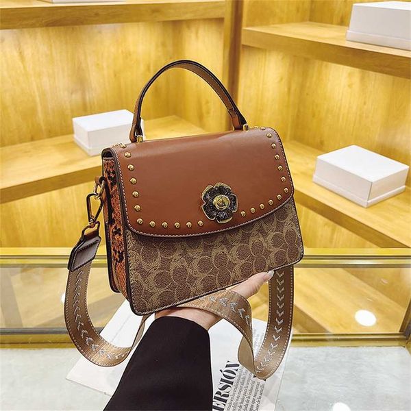 60% off purses outlet new wide shoulder strap small square bag lock buckle embossed handheld women's riveted single crossbody
60% off purses outlet new wide shoulder strap small square bag lock buckle embossed handheld women's riveted single crossbody