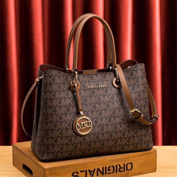 50% off factory online luxury brand handheld bag for women 2023 new fashion and middle aged women's large capacity crossbody mom's
50% off factory online luxury brand handheld bag for women 2023 new fashion and middle aged women's large capacity crossbody mom's