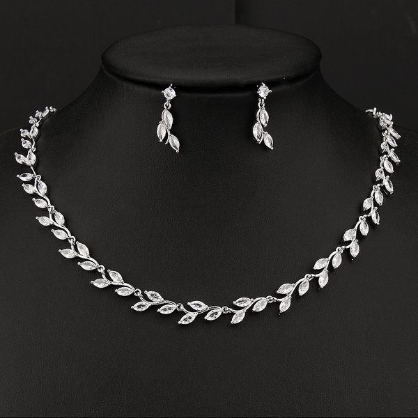 pendant necklaces em bridal wedding party female charming leaves shape design necklace and earring exquisite ornament fancy gift 230506, Silver
pendant necklaces em bridal wedding party female charming leaves shape design necklace and earring exquisite ornament fancy gift 230506, Silver