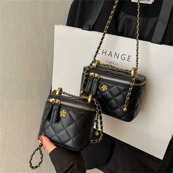 purses mini fragrant wind bag for women's new lingge chain single shoulder crossbody bucket
purses mini fragrant wind bag for women's new lingge chain single shoulder crossbody bucket