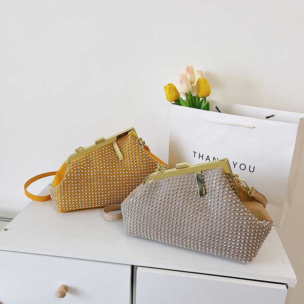2023 fashion handbag women's summer pearl handbag with diamond chain one shoulder crossbody small square bag handbags
2023 fashion handbag women's summer pearl handbag with diamond chain one shoulder crossbody small square bag handbags