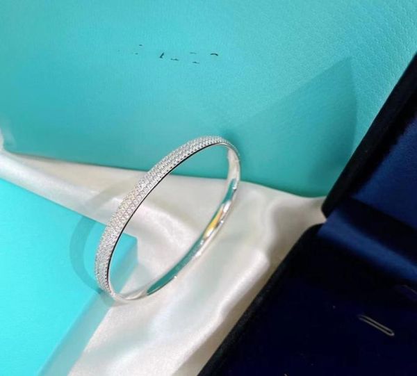 luxury metro bangle bracelet brand designer s925 sterling silver full crystal wide cuff for women with box1965104, Black
luxury metro bangle bracelet brand designer s925 sterling silver full crystal wide cuff for women with box1965104, Black