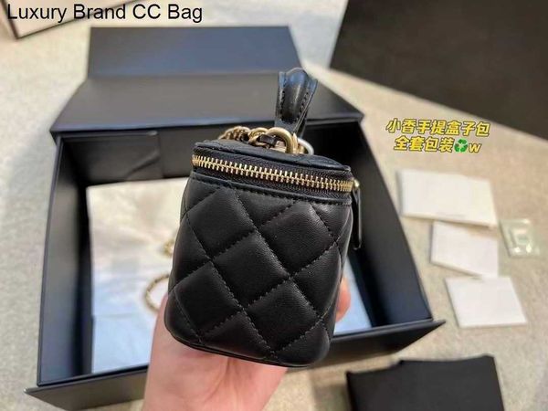 the cc wallets 2022 cc tote designer handbag bag snapstotes bags shoulder crossbody nice bb utility bag women fashion mini sling makeup saco, Red;black
the cc wallets 2022 cc tote designer handbag bag snapstotes bags shoulder crossbody nice bb utility bag women fashion mini sling makeup saco, Red;black