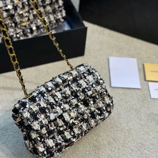 2023 famous designers shoulder bags classic mini flap square tweed check tartan matelasse chian with gold
2023 famous designers shoulder bags classic mini flap square tweed check tartan matelasse chian with gold