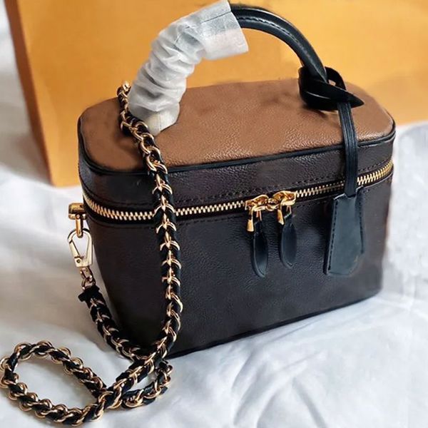 cosmetic bags luxurys handbags vanity case mini handbag purse detchable chain strap shoulder bags real leather canvas crossbody bag old flow
cosmetic bags luxurys handbags vanity case mini handbag purse detchable chain strap shoulder bags real leather canvas crossbody bag old flow