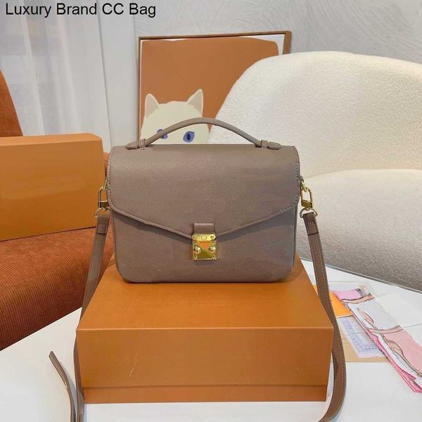 pochette cc embossing shoulder bag bags flower luxurys women designers handbag messenger bags genuine leather metis elegant womens shoulder
pochette cc embossing shoulder bag bags flower luxurys women designers handbag messenger bags genuine leather metis elegant womens shoulder