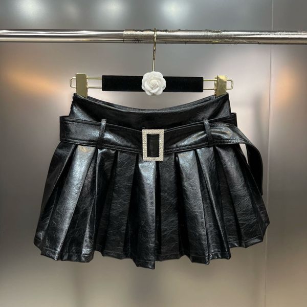 skirts prepomp winter arrival high waist diamonds buckle belt black pu short pleated skirt women gh116 230508
skirts prepomp winter arrival high waist diamonds buckle belt black pu short pleated skirt women gh116 230508