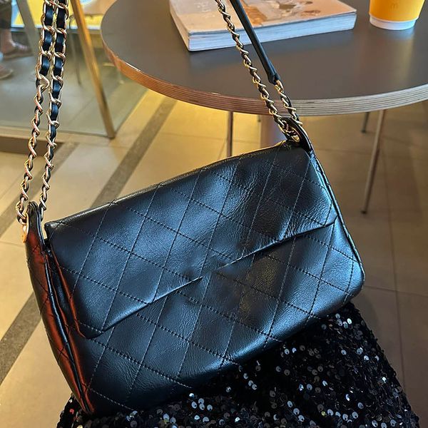 soft material women large capacity flip shoulder bag matelasse double chain gold hardware retro crossbody bag luxury handbag designer sacoch
soft material women large capacity flip shoulder bag matelasse double chain gold hardware retro crossbody bag luxury handbag designer sacoch