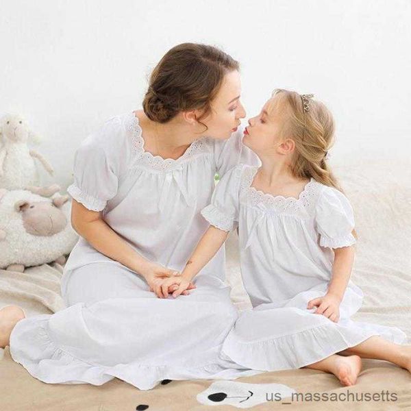 pajamas family matching nightgown mom kids short sleeve loose ruffle hem nightdress mother daughter leisure sleepwear home clothes, Blue;red
pajamas family matching nightgown mom kids short sleeve loose ruffle hem nightdress mother daughter leisure sleepwear home clothes, Blue;red