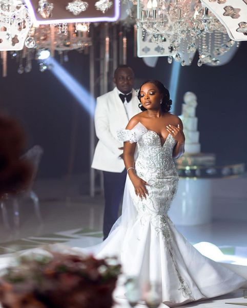 exquisite mermaid wedding dresses sleeveless v neck appliques sequins 3d lace off shoulder diamond beaded shiny floor length bridal gowns cu, White
exquisite mermaid wedding dresses sleeveless v neck appliques sequins 3d lace off shoulder diamond beaded shiny floor length bridal gowns cu, White