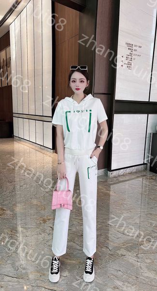 23ss womens designer clothing women tracksuit pure cotton logo printed hoodie solid color short sleeve elastic waist pull rope trousers set, Gray
23ss womens designer clothing women tracksuit pure cotton logo printed hoodie solid color short sleeve elastic waist pull rope trousers set, Gray