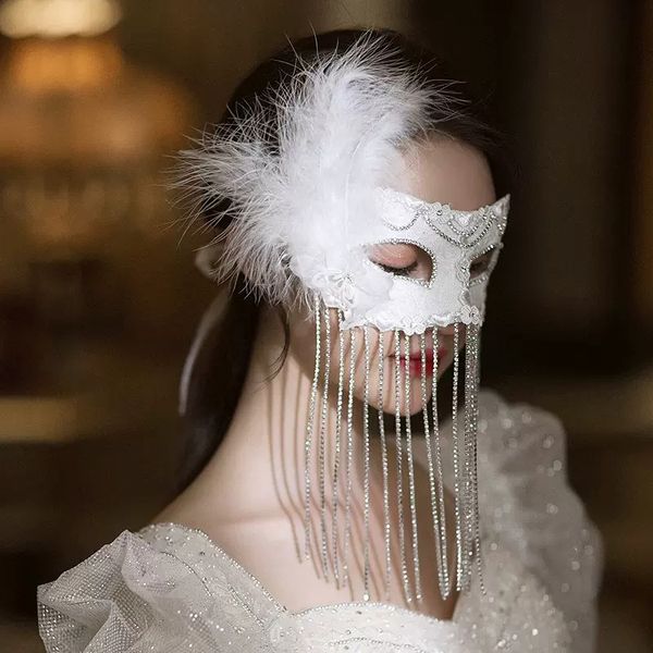 mj-0017 masked ball white feather lace mask princess eye half face mask party party party goddess rhinestone tassel mask
mj-0017 masked ball white feather lace mask princess eye half face mask party party party goddess rhinestone tassel mask