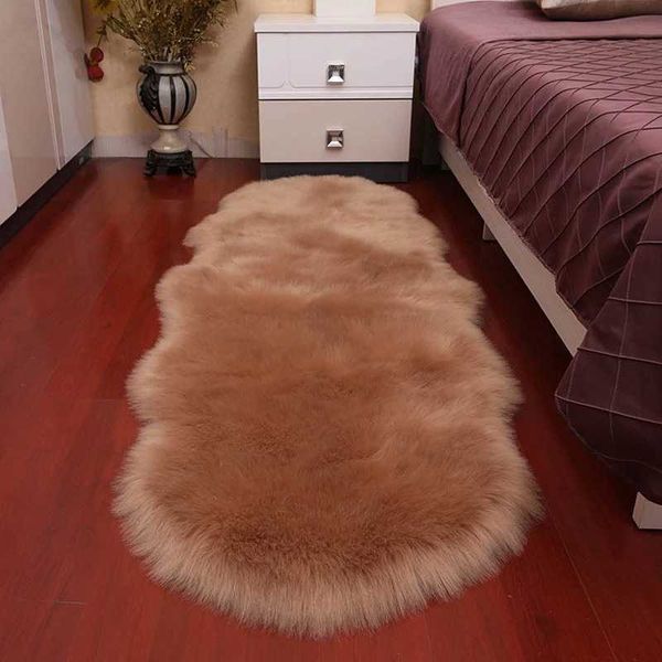 2023 new plush soft sheepskin bedroom carpet imitation wool pad long hair bedside mat sofa cushion rugs living room fur carpet
2023 new plush soft sheepskin bedroom carpet imitation wool pad long hair bedside mat sofa cushion rugs living room fur carpet