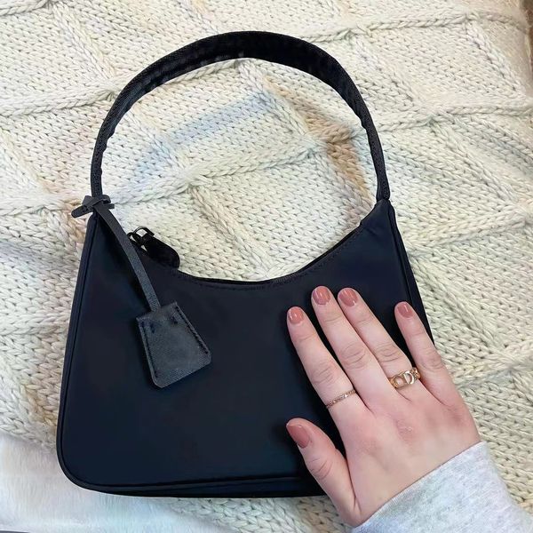 luxurys designers bags handbags black hobo purse nylon chain lady handbag crossbody shoulder wholesale totes fashion clutch bag
luxurys designers bags handbags black hobo purse nylon chain lady handbag crossbody shoulder wholesale totes fashion clutch bag