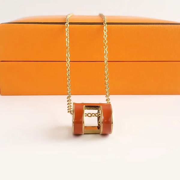 female designer classic luxury h pendant necklace 18k gold alphabet fashion jewelry custom necklace non-fading anti-allergy necklace gift, Silver
female designer classic luxury h pendant necklace 18k gold alphabet fashion jewelry custom necklace non-fading anti-allergy necklace gift, Silver