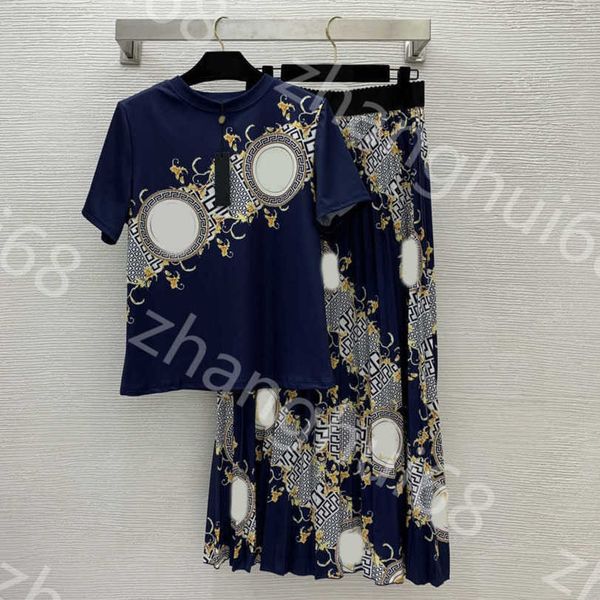 23ss women designer clothes skirt set brand portrait vintage floral print short sleeve t-shirt elastic waist pleated skirt long half skirt s, White
23ss women designer clothes skirt set brand portrait vintage floral print short sleeve t-shirt elastic waist pleated skirt long half skirt s, White