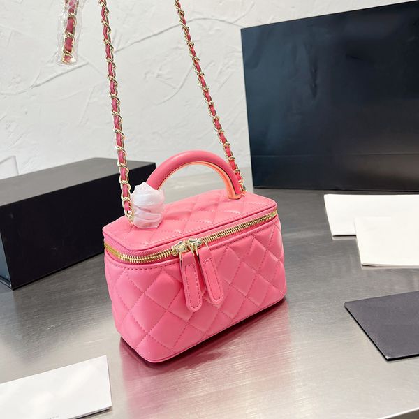 womens classic vanity with chain box bags with mirror metal handle totes gold hardware matelasse chain crossbody cosmetic case purse 18cm
womens classic vanity with chain box bags with mirror metal handle totes gold hardware matelasse chain crossbody cosmetic case purse 18cm