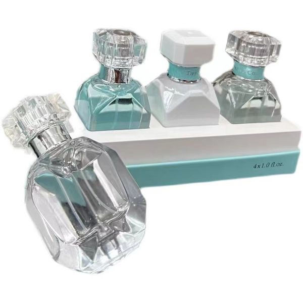 luxury brand women perfume 30ml with 3pcs/4pcs set eau de parfum long lasting smell edp woman cologne spray 4 in 1 kit fragrance gift box
luxury brand women perfume 30ml with 3pcs/4pcs set eau de parfum long lasting smell edp woman cologne spray 4 in 1 kit fragrance gift box