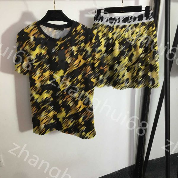 23ss skirt set women designer clothes brand vintage monogram print short sleeve t-shirt high waist pleated short skirt suit womens clothing, White
23ss skirt set women designer clothes brand vintage monogram print short sleeve t-shirt high waist pleated short skirt suit womens clothing, White