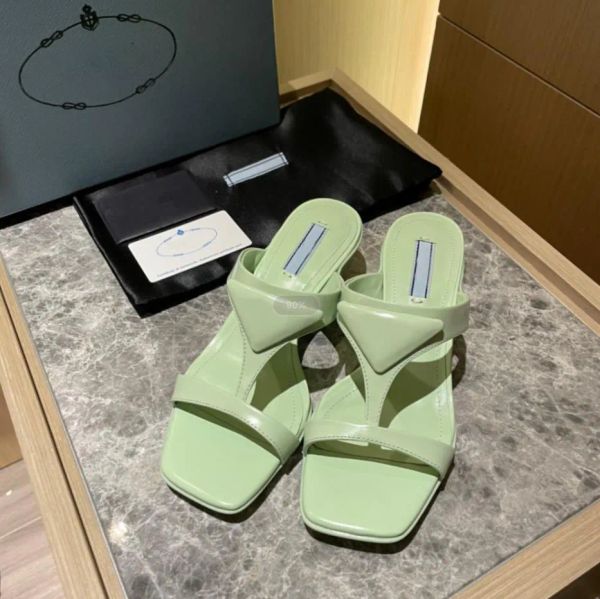 2023 slide flats sandals designer women luxury famous leisure wind low heel bottom abrasion resistant sandals fashion versatile size 35-40, Black
2023 slide flats sandals designer women luxury famous leisure wind low heel bottom abrasion resistant sandals fashion versatile size 35-40, Black