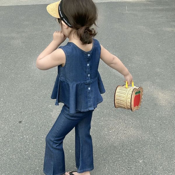 sets suits 5559d children clothing set 2023 summer korea girl s sleeveless vest bell bottoms jeans two piece 230508
sets suits 5559d children clothing set 2023 summer korea girl s sleeveless vest bell bottoms jeans two piece 230508