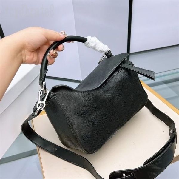 simple style shoulder bags multicolor luxury handbag delicate details borsa smooth wallets on chain cross body bag with tubular handle xb010
simple style shoulder bags multicolor luxury handbag delicate details borsa smooth wallets on chain cross body bag with tubular handle xb010