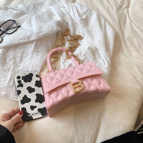 2023 handbag baobao women's new fashion chain crossbody light luxury hourglass handheld shoulder bag
2023 handbag baobao women's new fashion chain crossbody light luxury hourglass handheld shoulder bag