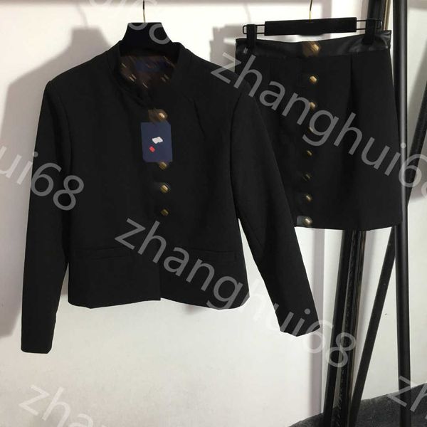 23ss women designer clothes skirt set brand custom logo buckle stand-up collar long sleeve coat leather buckle high waist short half skirt s, White
23ss women designer clothes skirt set brand custom logo buckle stand-up collar long sleeve coat leather buckle high waist short half skirt s, White