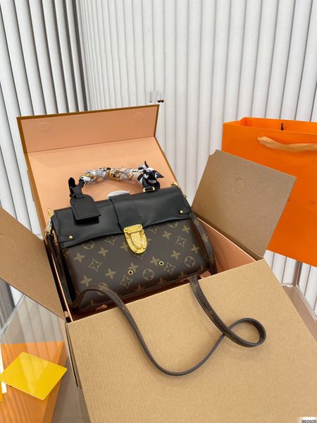 designer shoulder bag spring and summer new luxury leather handbag color matching presbyopic postman bag shoulder slung underarm bag chain s
designer shoulder bag spring and summer new luxury leather handbag color matching presbyopic postman bag shoulder slung underarm bag chain s