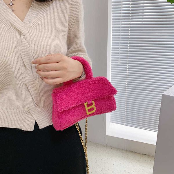 2023 fashion handbag new women's chain lamb hair pellet hourglass medium shoulder bag fashionable and versatile
2023 fashion handbag new women's chain lamb hair pellet hourglass medium shoulder bag fashionable and versatile