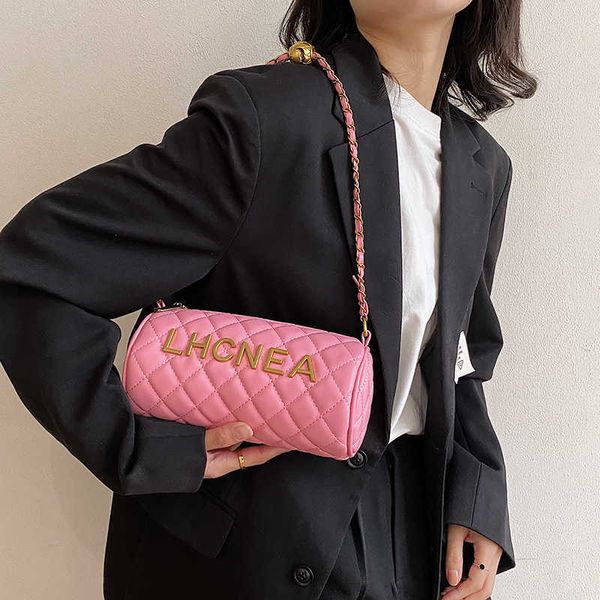 2023 fashion handbag lingge golden ball chain new texture embroidered thread bucket single shoulder crossbody small bag
2023 fashion handbag lingge golden ball chain new texture embroidered thread bucket single shoulder crossbody small bag