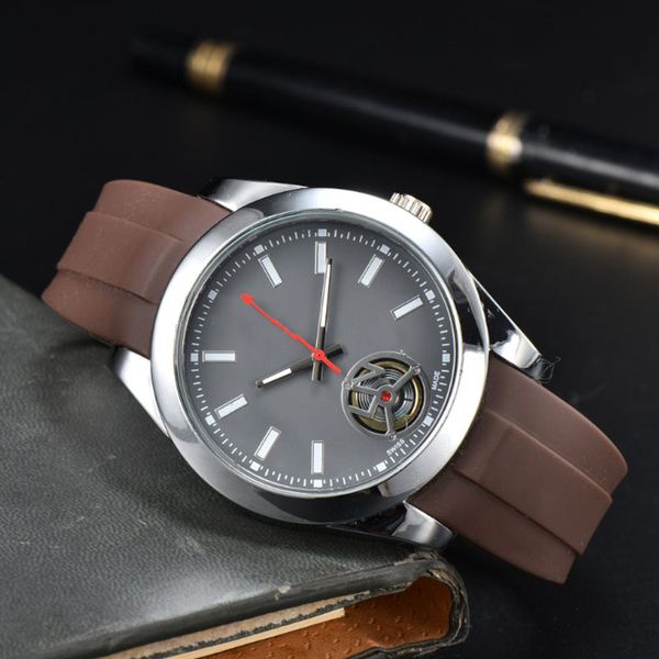 2023 watch diameter classic sport tape belt wristwatch quartz movement sapphire racing clothing designer create a luxury men and women 15gu, Slivery;brown
2023 watch diameter classic sport tape belt wristwatch quartz movement sapphire racing clothing designer create a luxury men and women 15gu, Slivery;brown