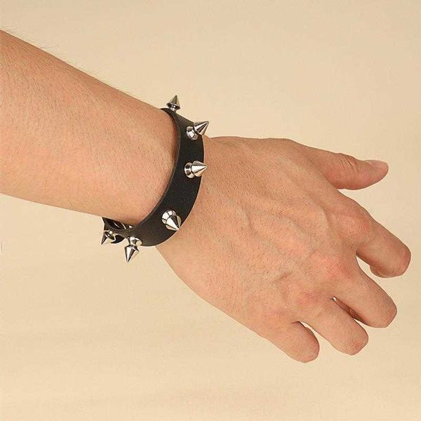 punk fashion rivet personality couple leather bracelet rock gothic, Golden;silver
punk fashion rivet personality couple leather bracelet rock gothic, Golden;silver