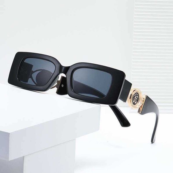 4060 new small frame modern men's and women's sunglasses fashion sunglasses, White;black
4060 new small frame modern men's and women's sunglasses fashion sunglasses, White;black