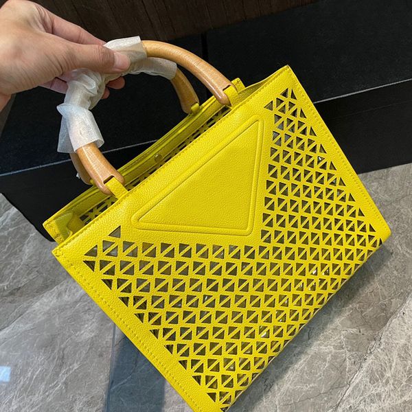 designer bag women tote bag luxury brands handbag large capacity multifunctional with original dust bag mm size 0015
designer bag women tote bag luxury brands handbag large capacity multifunctional with original dust bag mm size 0015