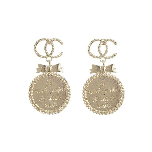 18k gold plated luxury designer brand stud earring fashion style round pendant for women girl party gift jewelry accessory, Golden;silver
18k gold plated luxury designer brand stud earring fashion style round pendant for women girl party gift jewelry accessory, Golden;silver