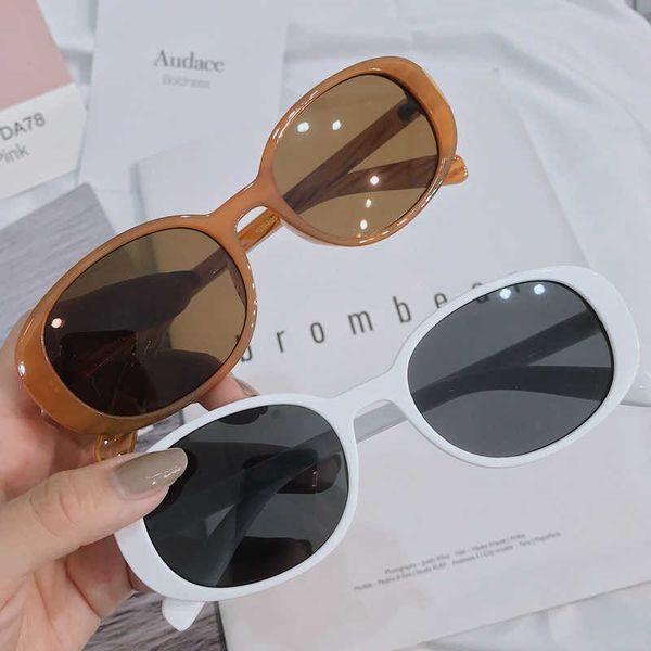 korean version ins tiktok net red fashion new street soval tawny small frame versatile sunglasses female, White;black
korean version ins tiktok net red fashion new street soval tawny small frame versatile sunglasses female, White;black