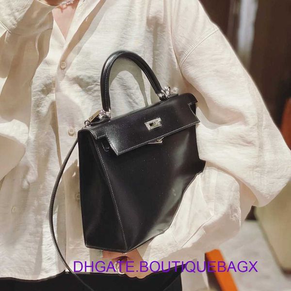 designer hremm kelys's bags for sale box smooth cowhide bag silver button one shoulder messenger leather versatile hand have real logo
designer hremm kelys's bags for sale box smooth cowhide bag silver button one shoulder messenger leather versatile hand have real logo