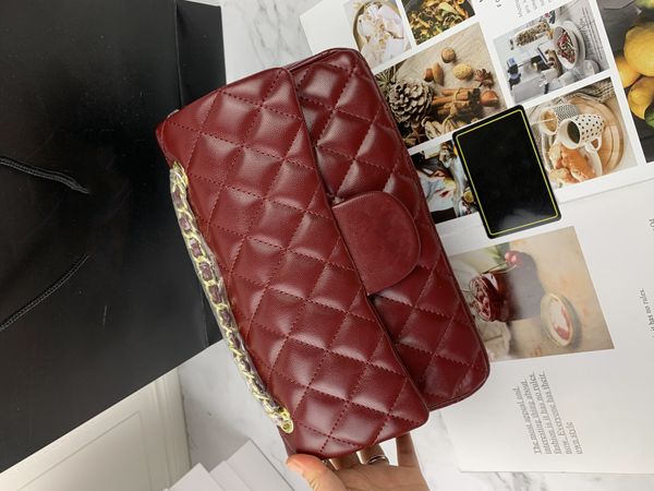 fashion designer shoulder chain bag clutch flap totes bags check velour thread purse double letters solid hasp waist square stripes women lu
fashion designer shoulder chain bag clutch flap totes bags check velour thread purse double letters solid hasp waist square stripes women lu