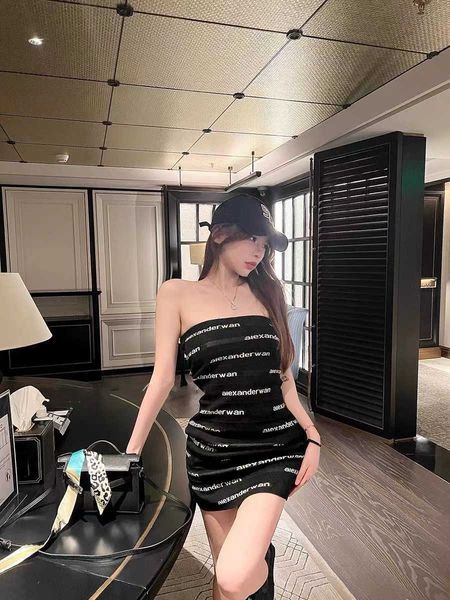 23 spring/summer new aw king slim fit letter printed zipper dress with bust wrap hip skirt for women, Black;gray
23 spring/summer new aw king slim fit letter printed zipper dress with bust wrap hip skirt for women, Black;gray