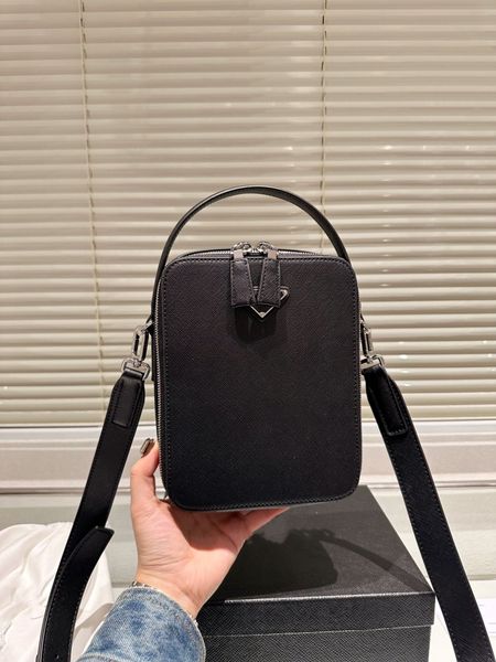 genuine leather sequin logo shoulder bag original hardware camera bag large capacity designer adjustable shoulder strap 21cm id michafl_kops
genuine leather sequin logo shoulder bag original hardware camera bag large capacity designer adjustable shoulder strap 21cm id michafl_kops